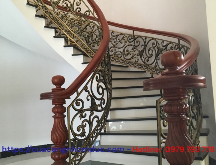 CẦU THANG NHÔM ĐÚC 12